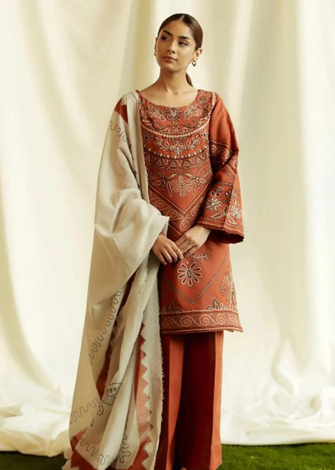 Unstitched Premium Lawn-3 Piece TL-26