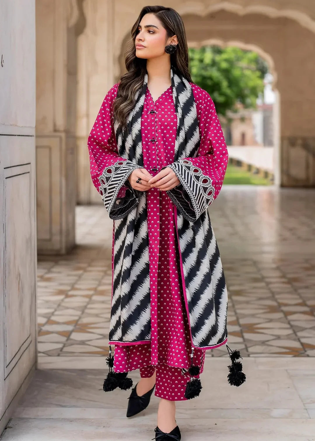 Unstitched Premium Lawn-3 Piece TL-31